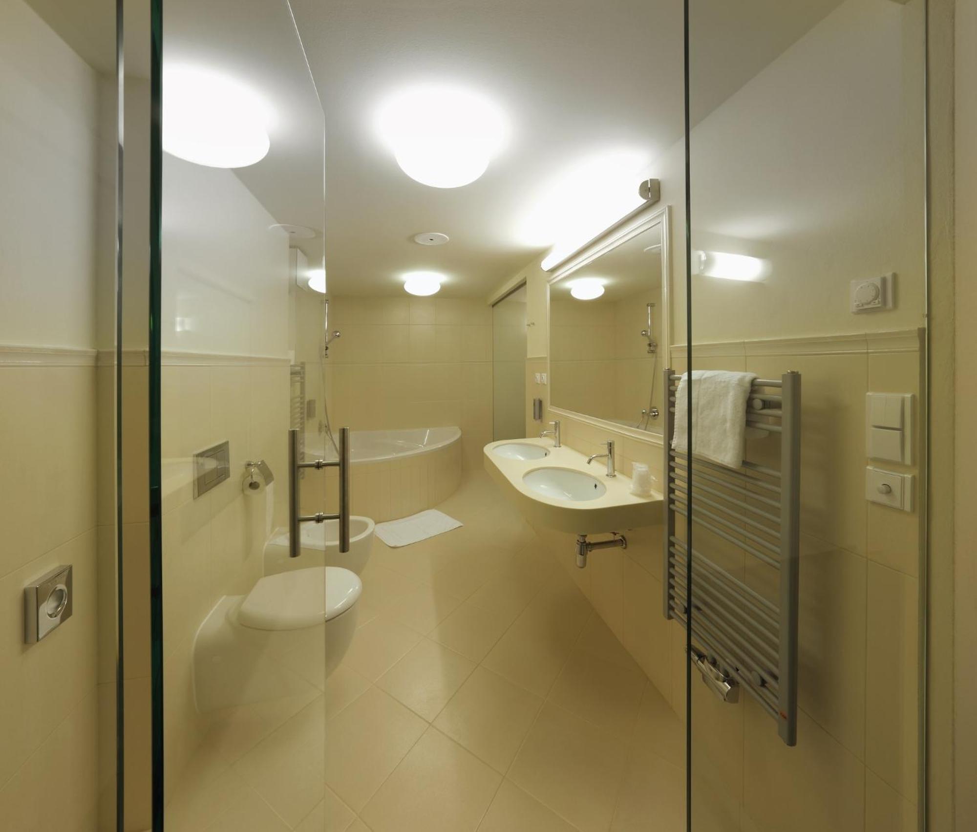 Esmarin Wellness Hotel Mníšek pod Brdy Kültér fotó