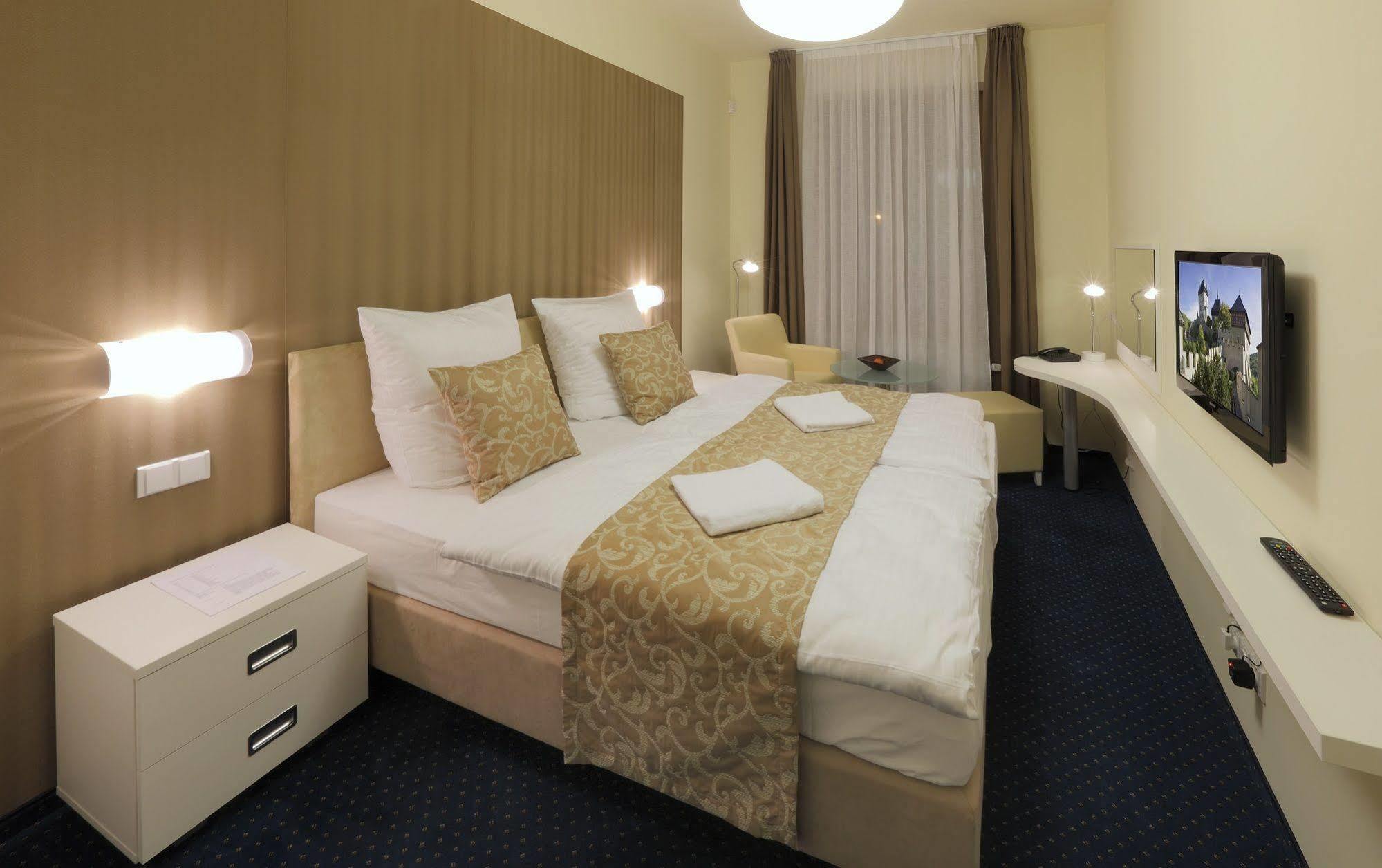 Esmarin Wellness Hotel Mníšek pod Brdy Kültér fotó