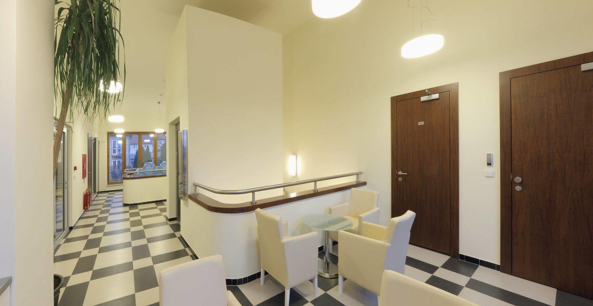 Esmarin Wellness Hotel Mníšek pod Brdy Kültér fotó